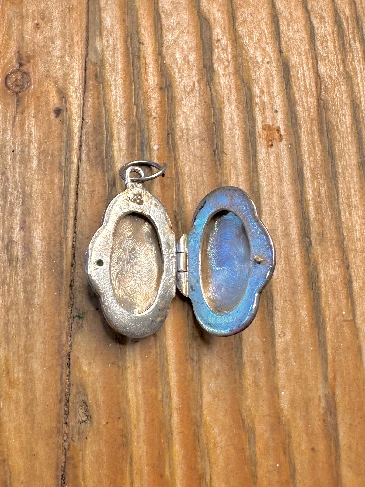 Unique Shape Engraved Design 925 Sterling Silver Locket Pendant