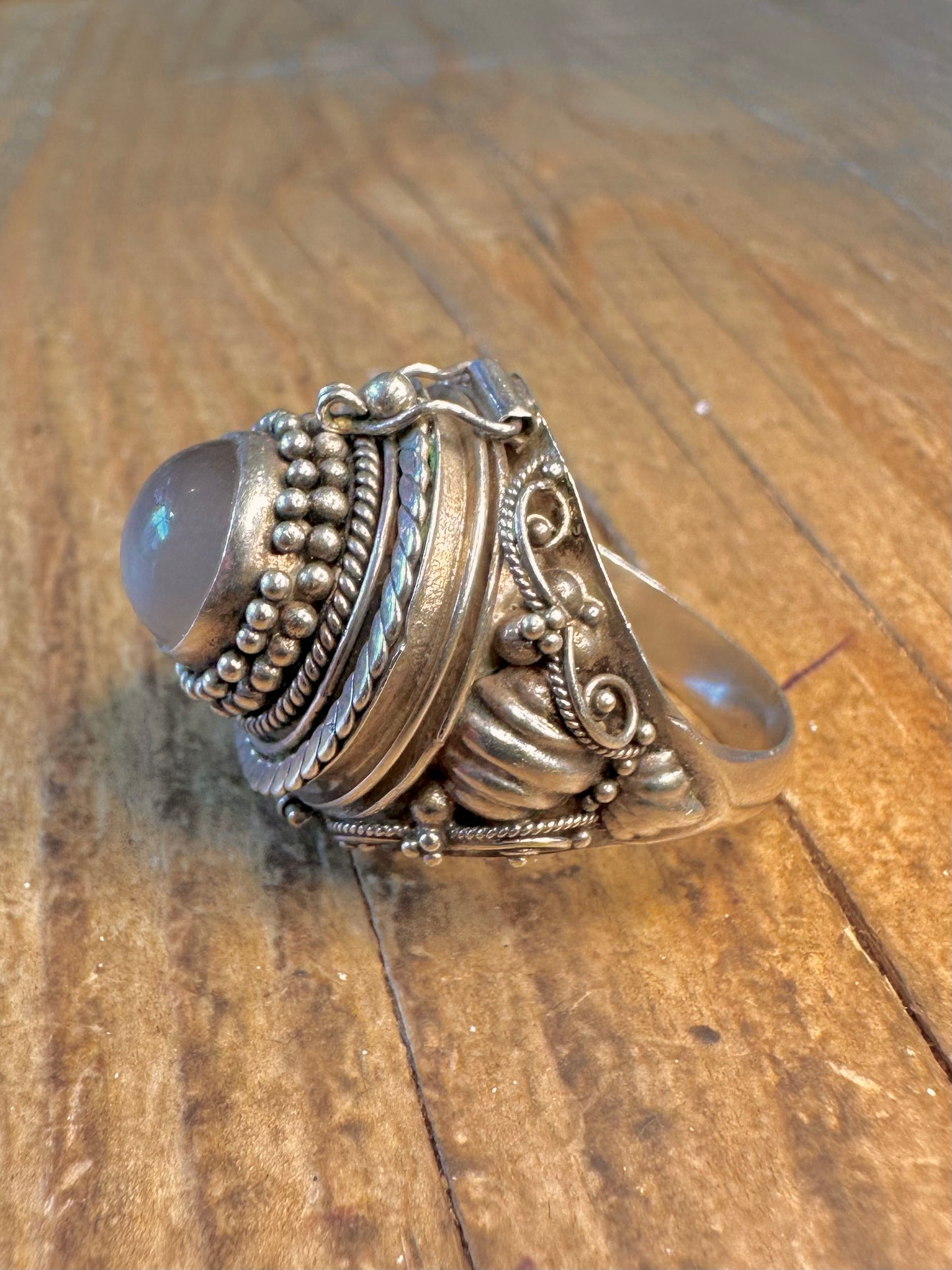 White Stone Intricate Braided Detailing Chunky Poison Ring 925 Sterling Silver Size Q Ring