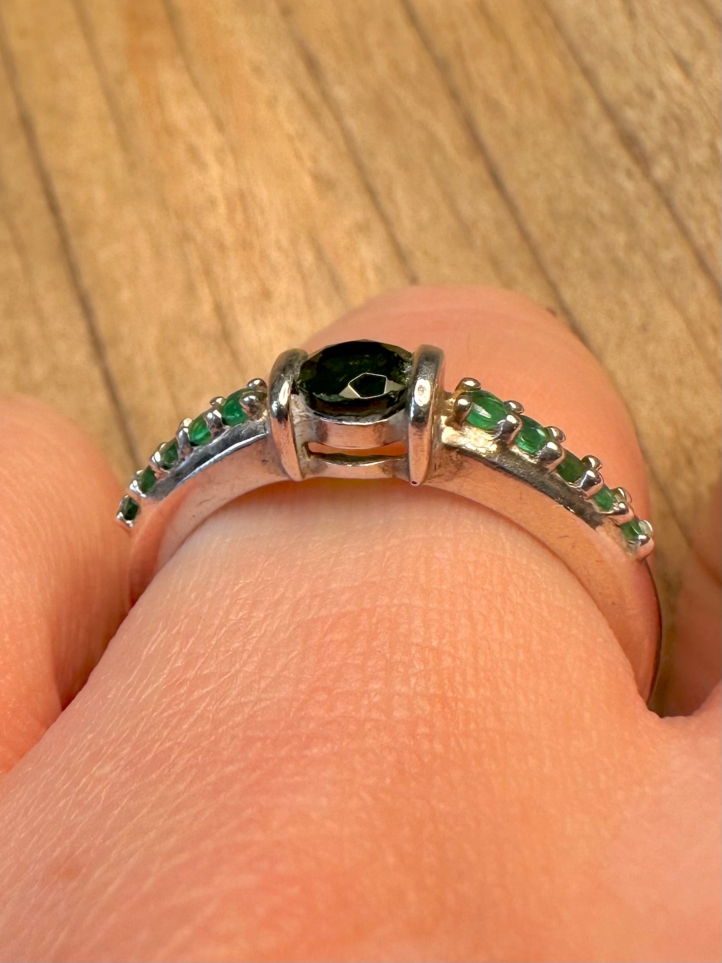 Vintage Green Stone 925 Sterling Silver Size R Ring