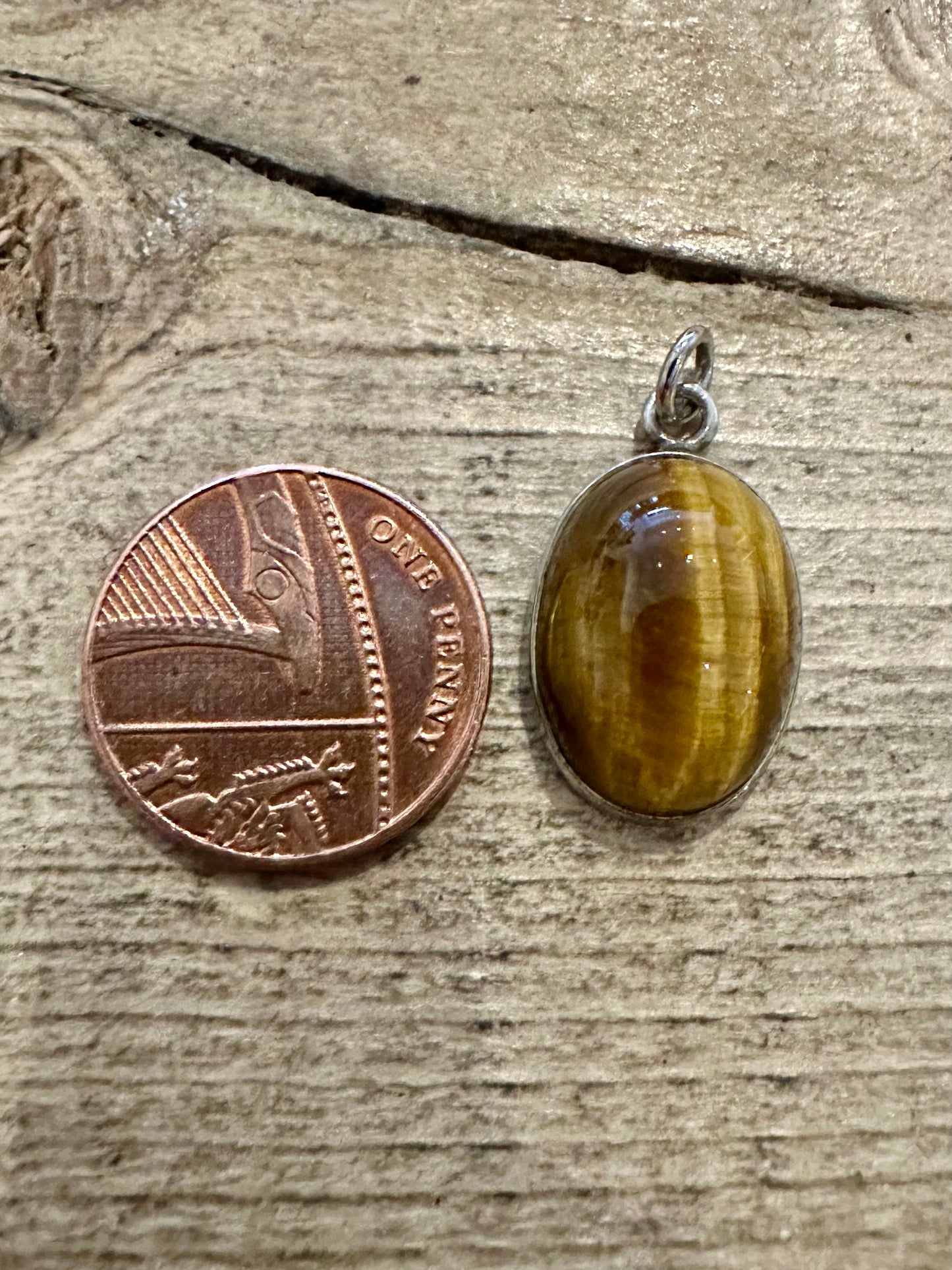 Vintage 1982 Tigers Eye Oval 925 Silver Pendant