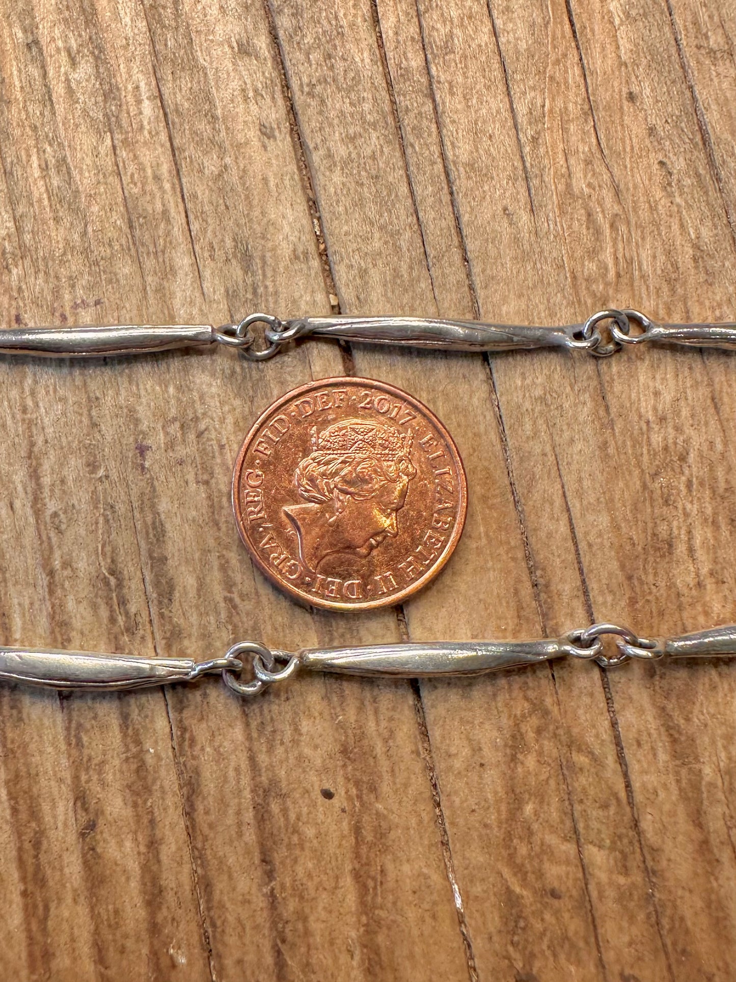 Modernistische, abstrakte lange Halskette aus 925er Sterlingsilber, 24,5 Zoll