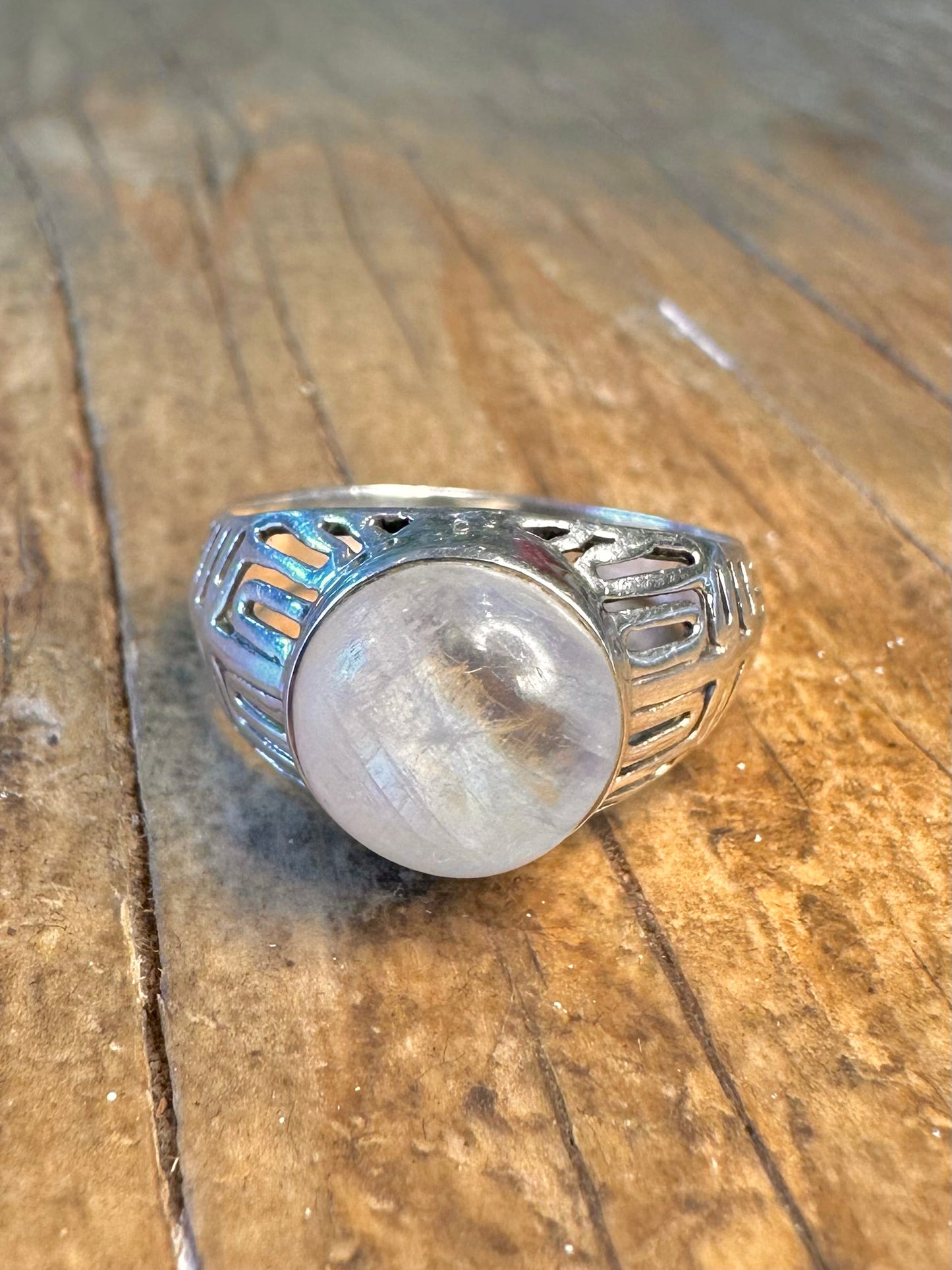 Mondstein Kuppel-Cut-Out-Design 925 Sterling Silber Ring Größe R1/2