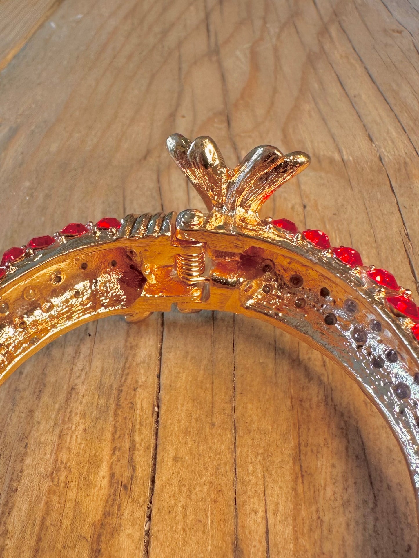 Stunning Double Headed Fish Multicoloured Stones Costume Hinged Bangle