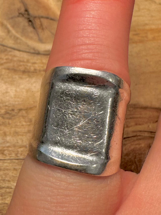 Vintage Shield Shaped 925 Silver Size J Ring