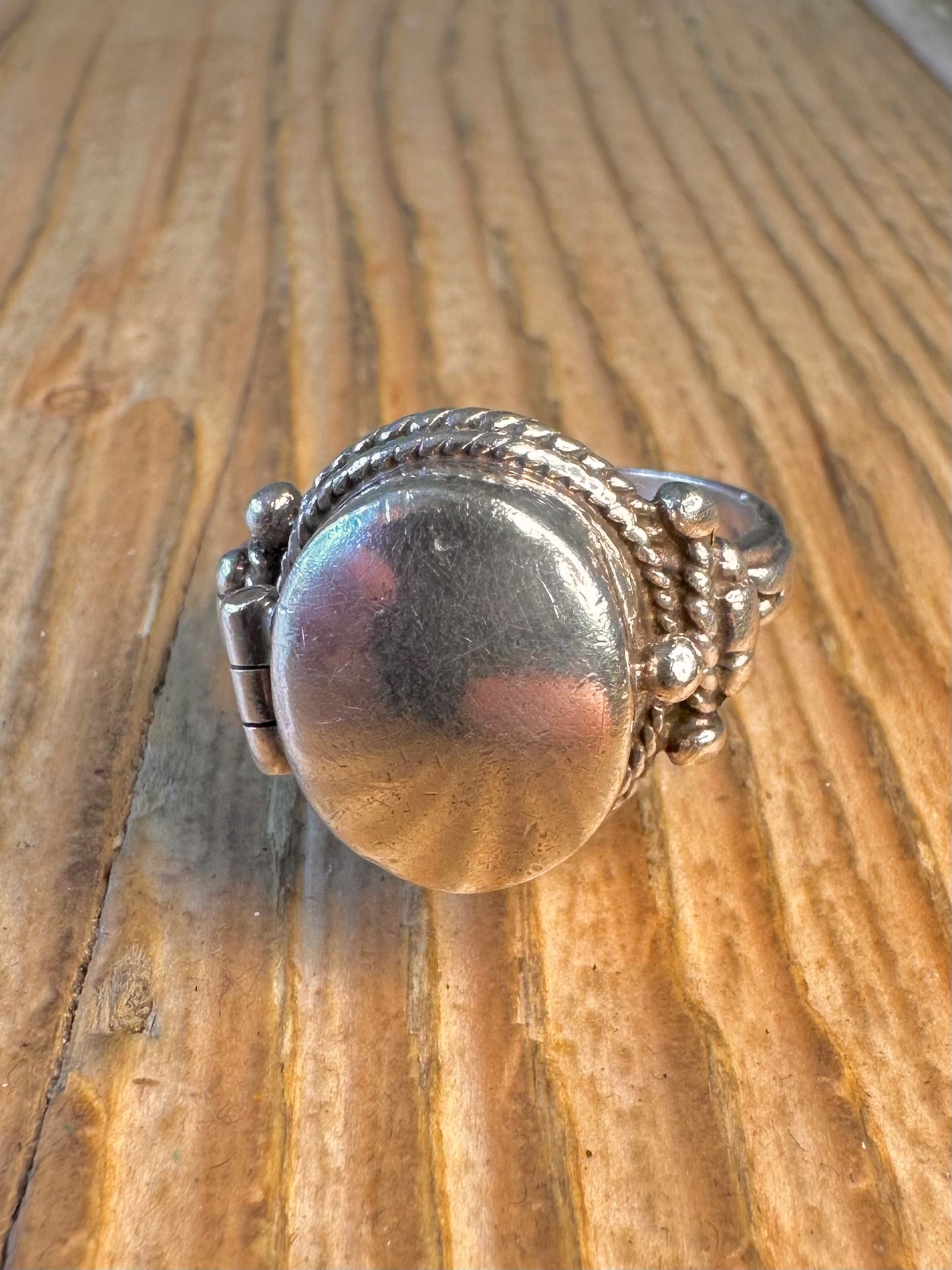 Dome Hinged Compartment Poison 925 Sterling Silver Size R Ring