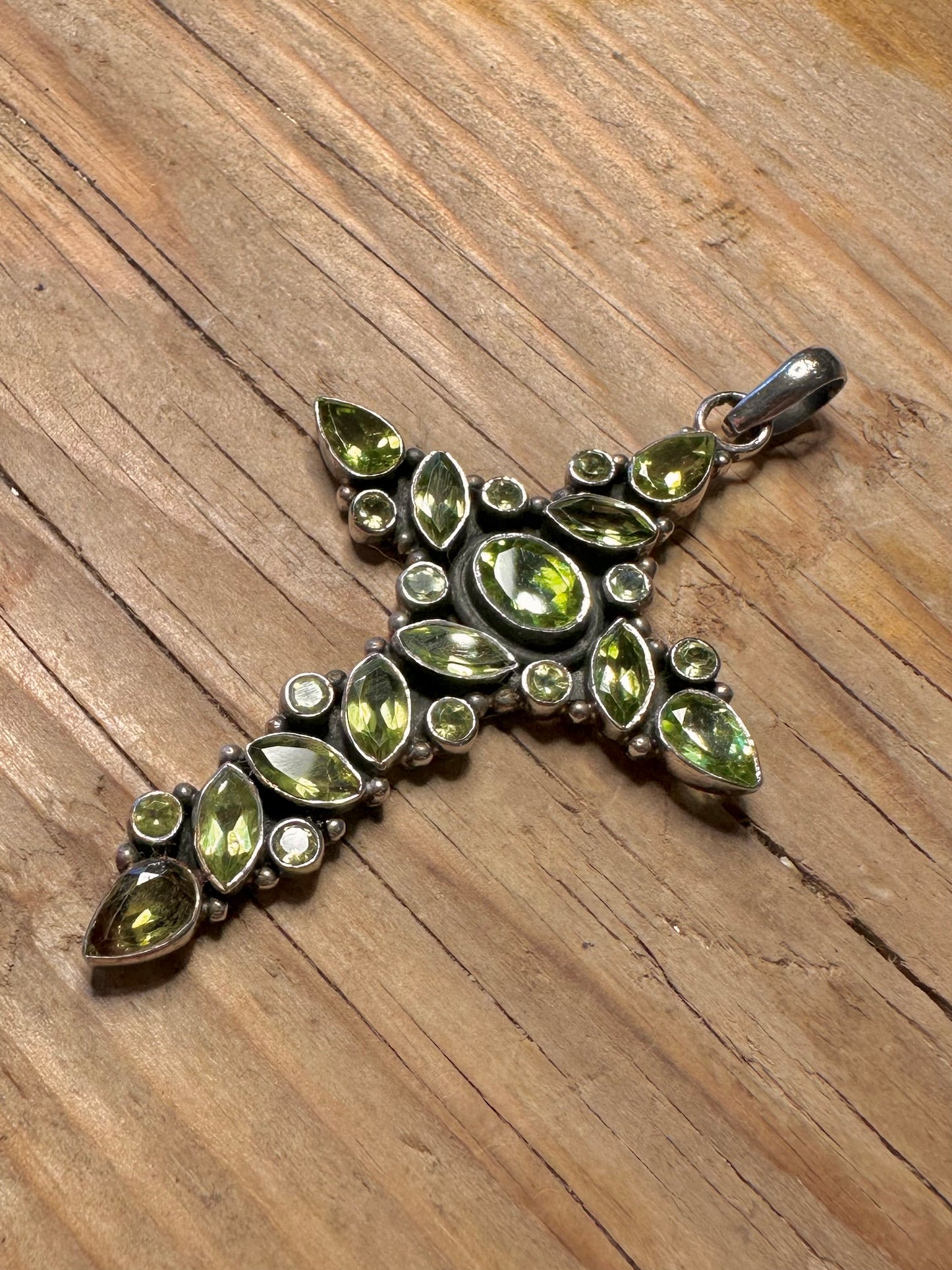 Vintage Peridot großes Kreuz 925 Sterlingsilber-Anhänger