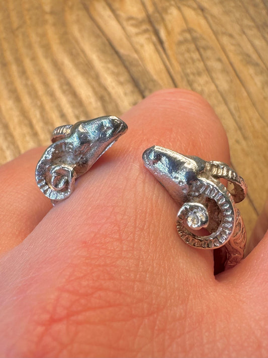 Double Rams Head Gap 925 Silver Size Y Ring