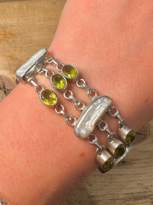 Modern 2004 Mother of Pearl and Peridot 925 Silver 8 to 9.2 inch Bracelet