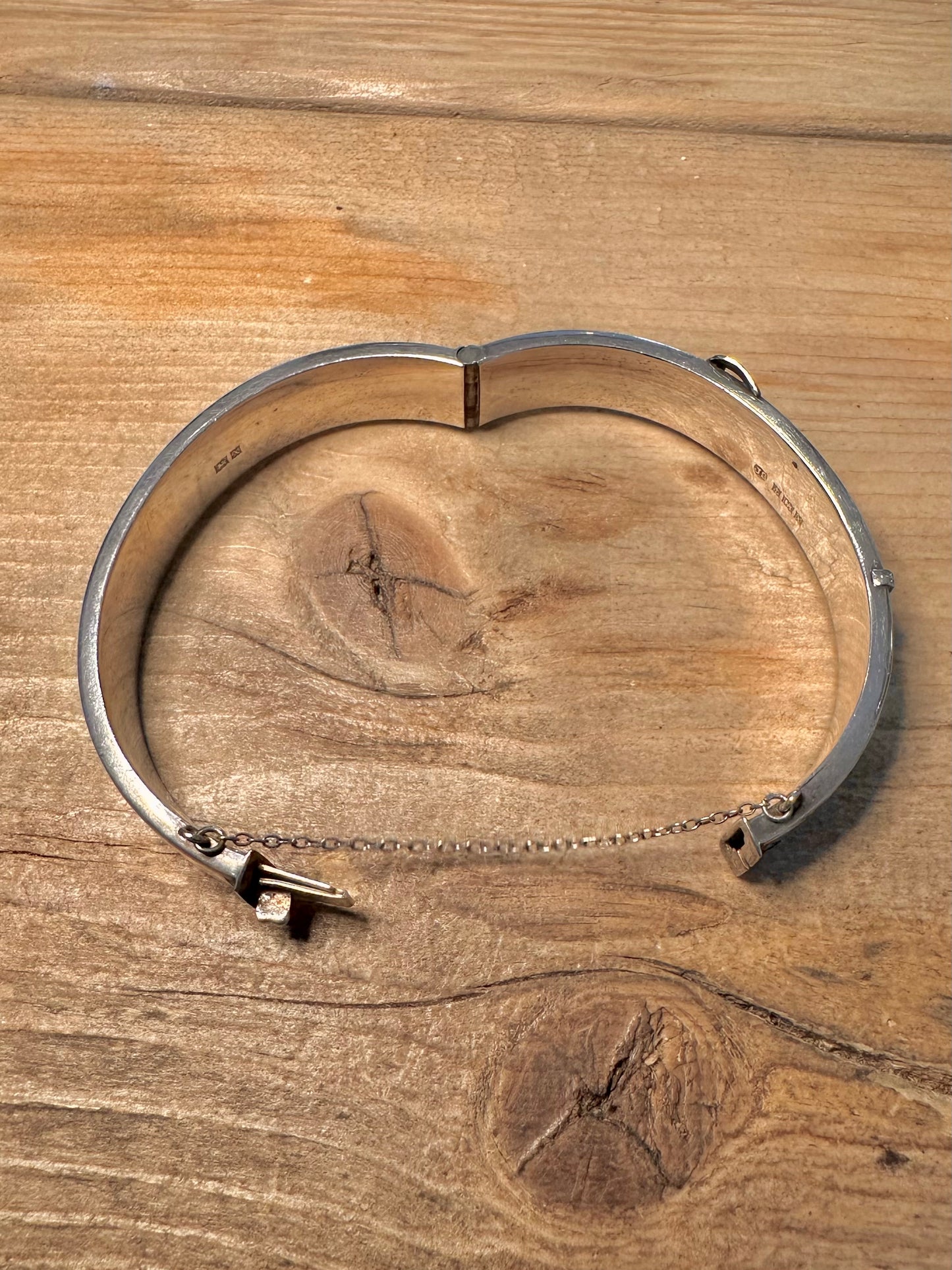 Vintage 1972 Flower Engraved Buckle with Safety Chain 925 Silver Maker JS Bangle