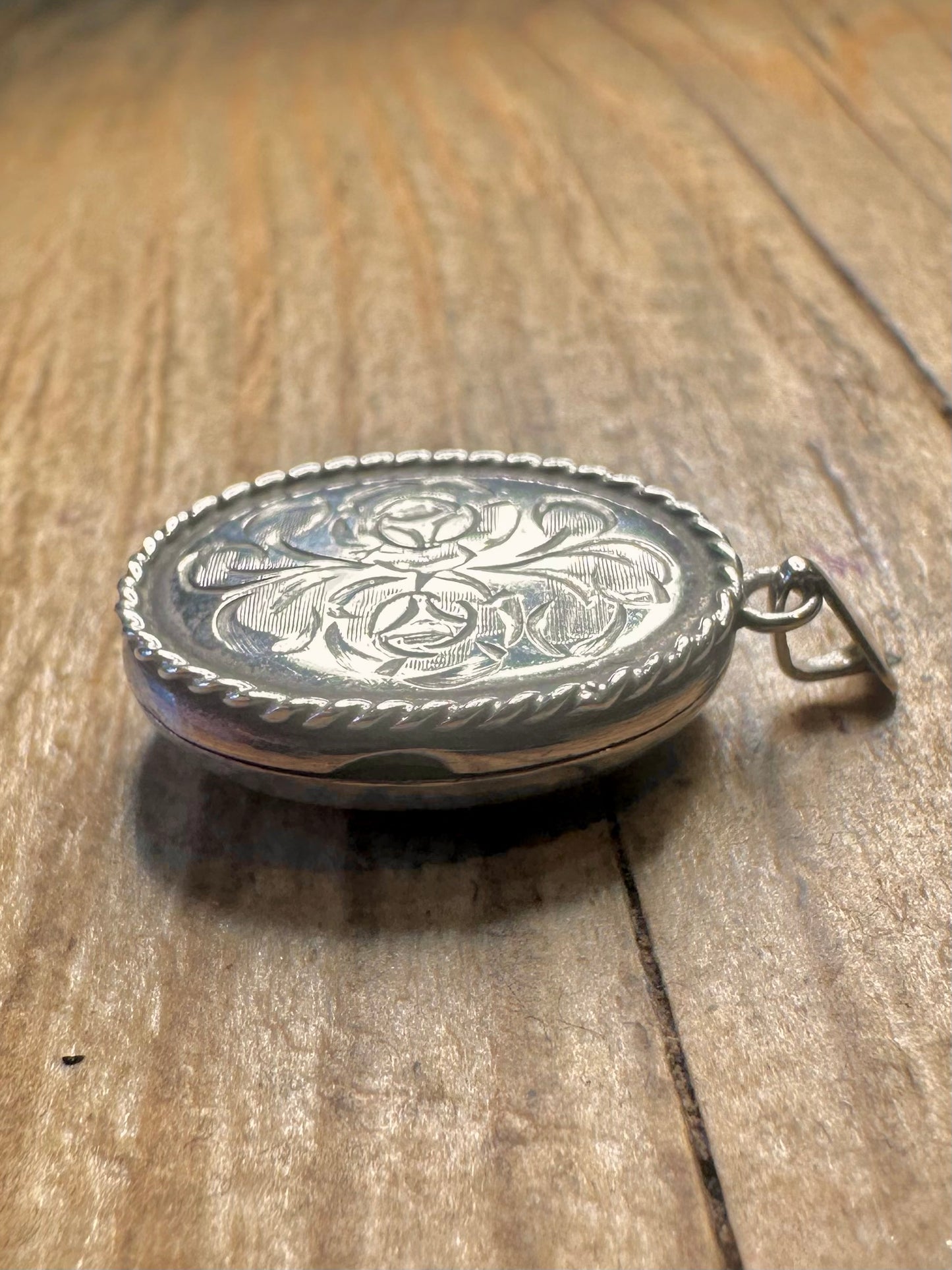 Vintage 1983 Floral Engraved Rope Twisted Edging Maker JS 925 Sterling Silver Locket Pendant