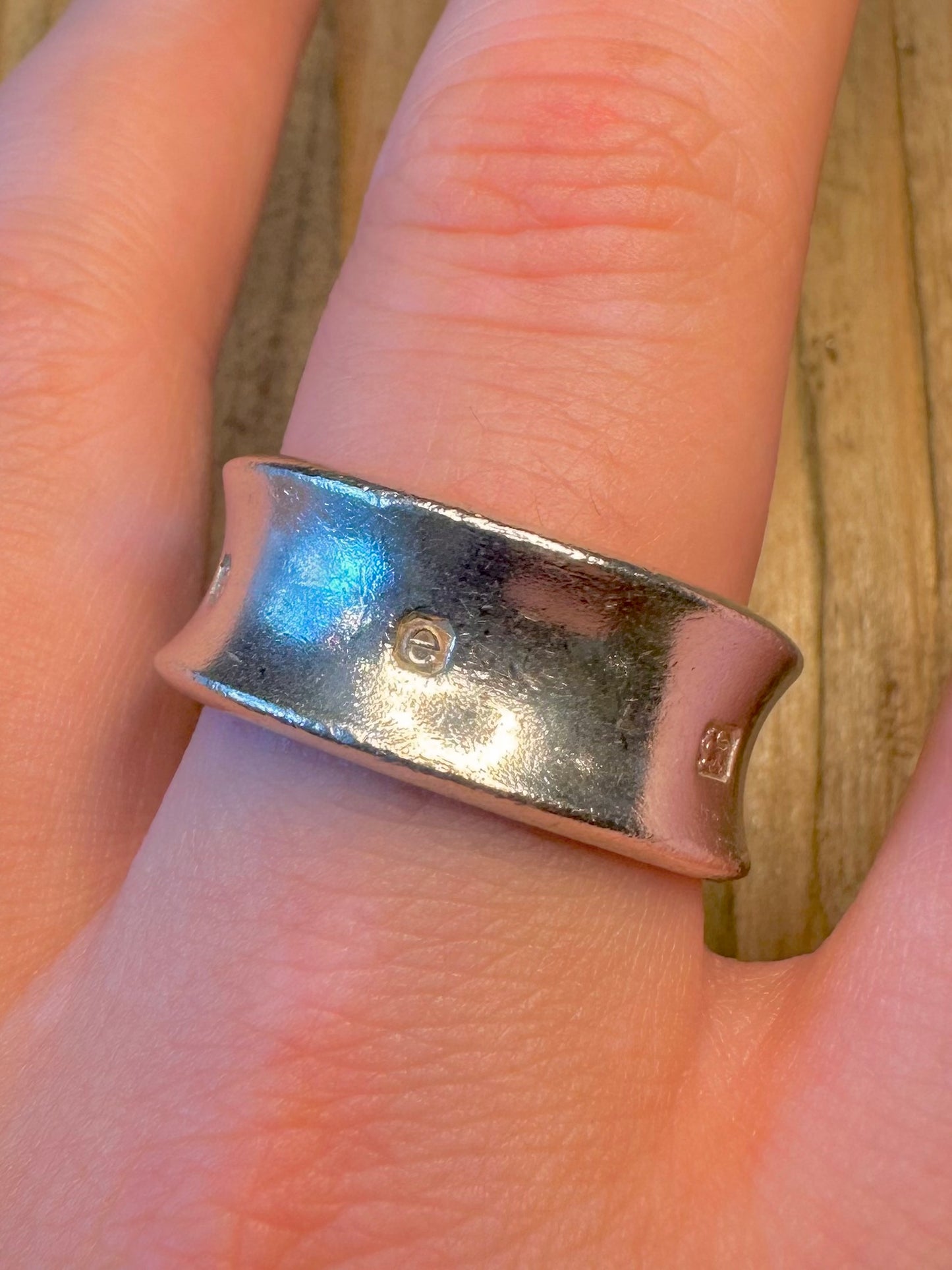 Chunky 2004 Hallmarked Curved Heavy Band Maker KO Birmingham 925 Sterling Silver Size V Ring
