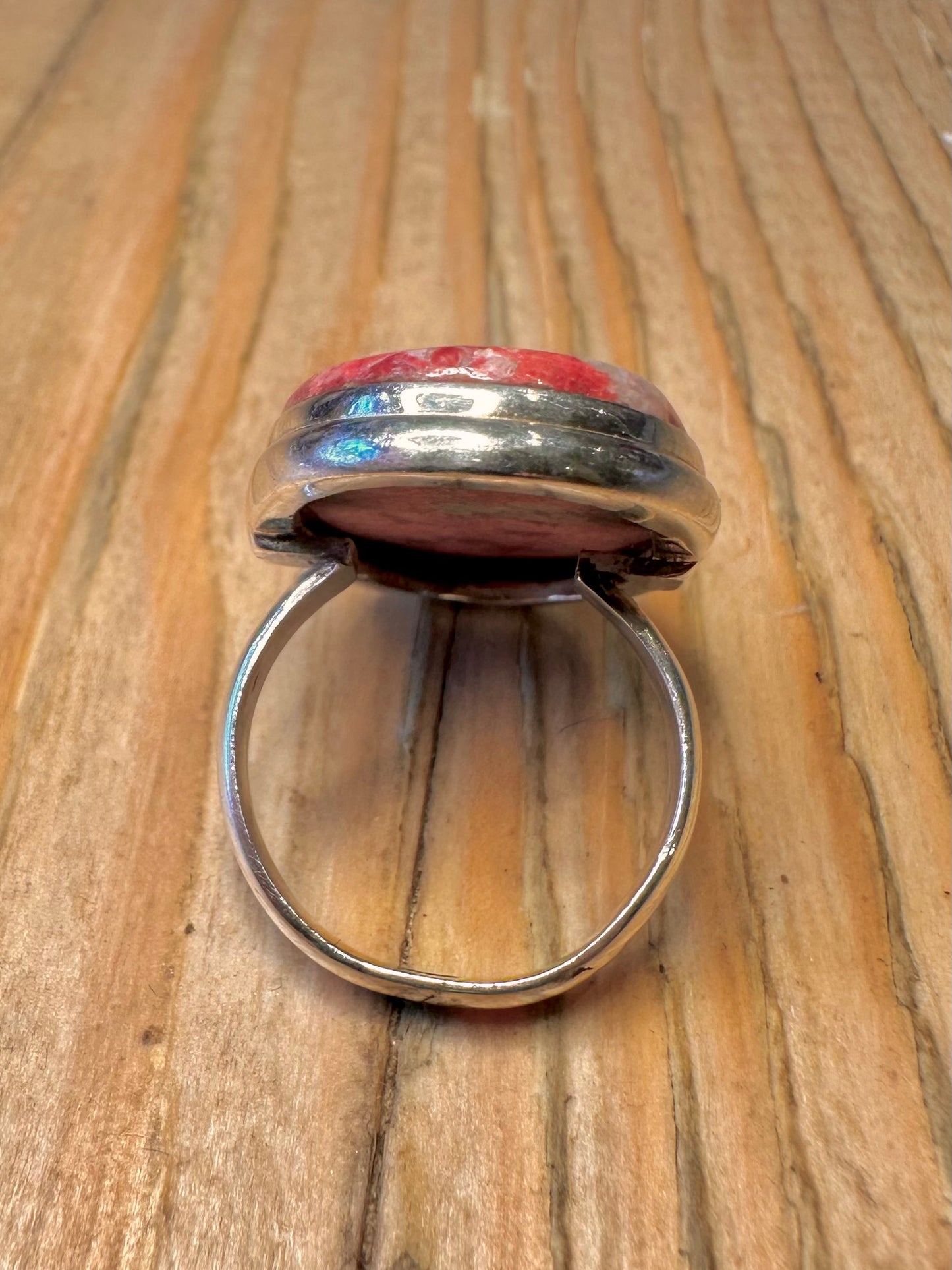 Moderner ovaler, rosa Thulit-Ring aus 925er Sterlingsilber, Größe O