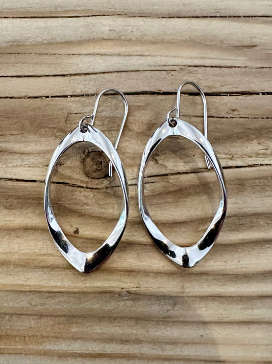 Modern Twist Oval 925 Silver Earrings