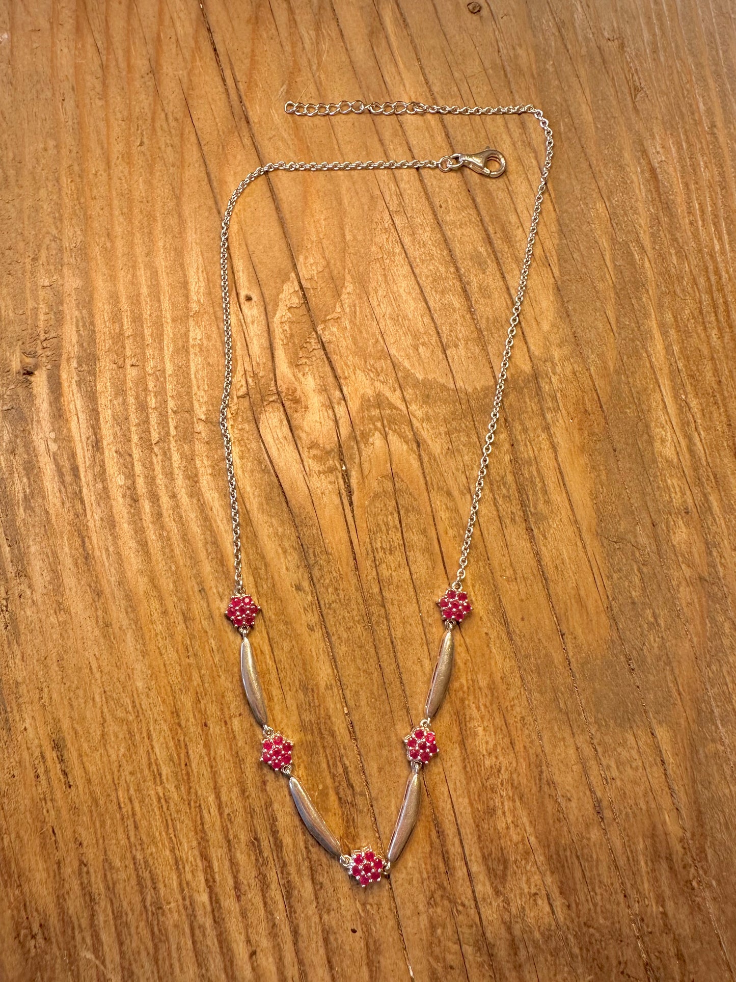 Blumen-Cluster Roter Stein Kette 925 Sterling Silber 17.5 bis 18.5 Zoll Halskette