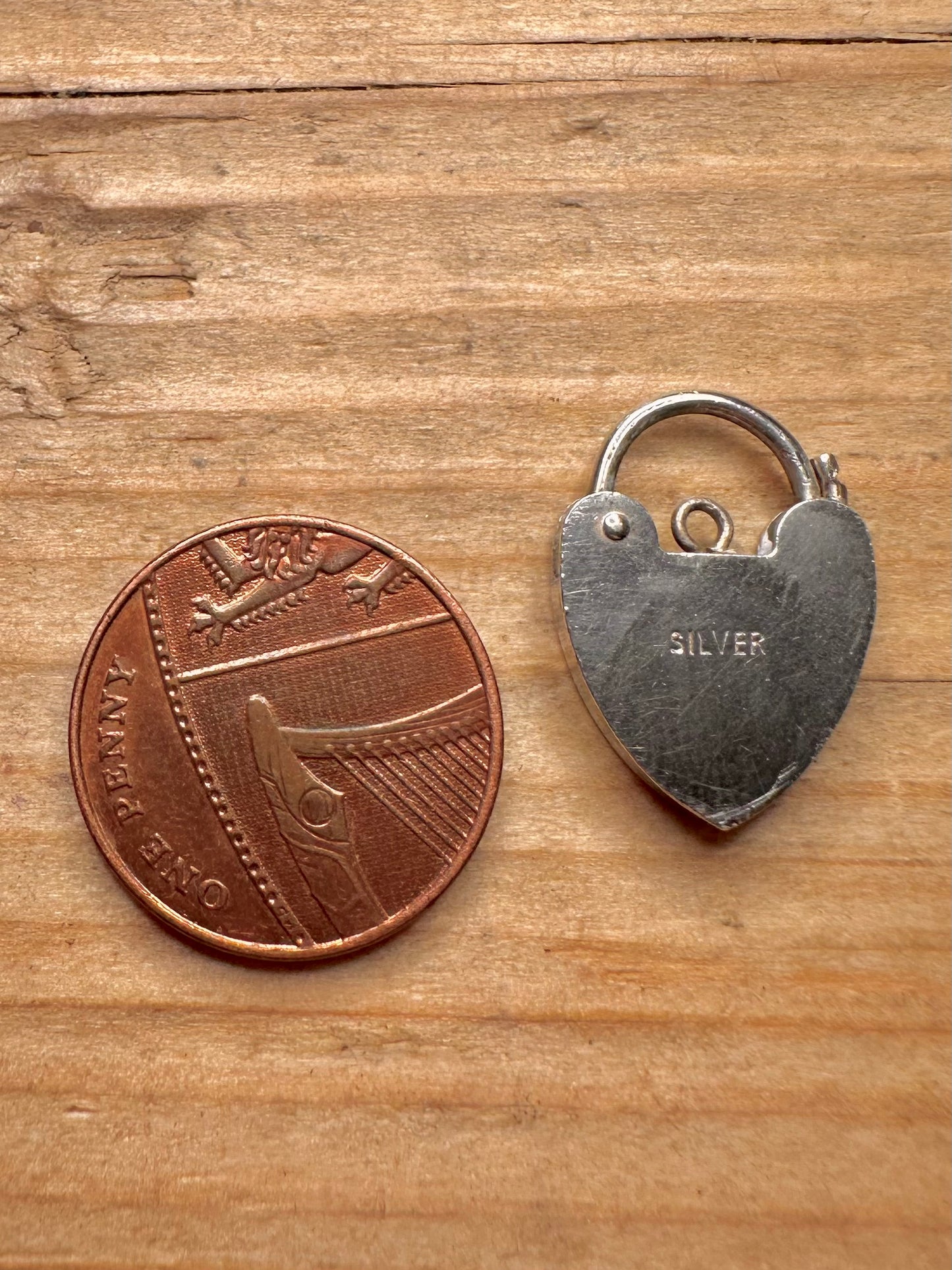 Vintage graviertes Herz-Vorhängeschloss 925 Sterling Silber Charm-Anhänger