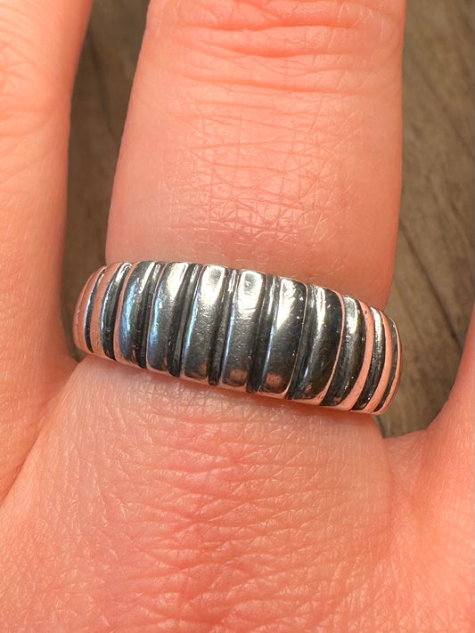 Vintage Ribbed 925 Sterling Silver Size T Ring