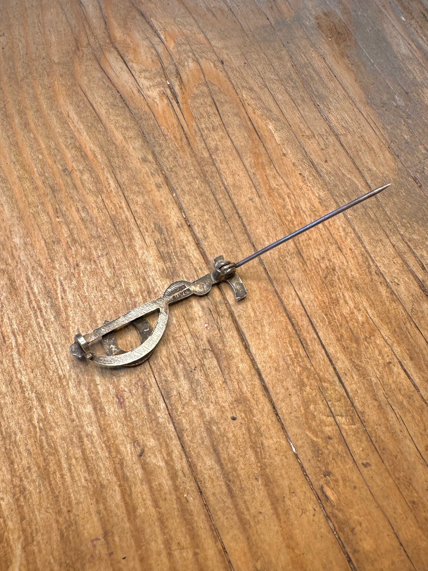 Brosche im Vintage-Stil, Hufeisen und Reitgerte, 925er Sterlingsilber