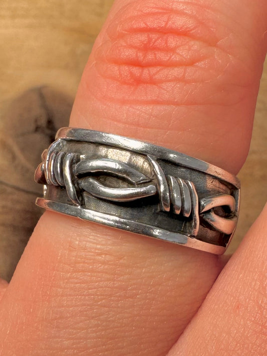 Vintage Barbed Wire Band 925 Silver Size Q Ring