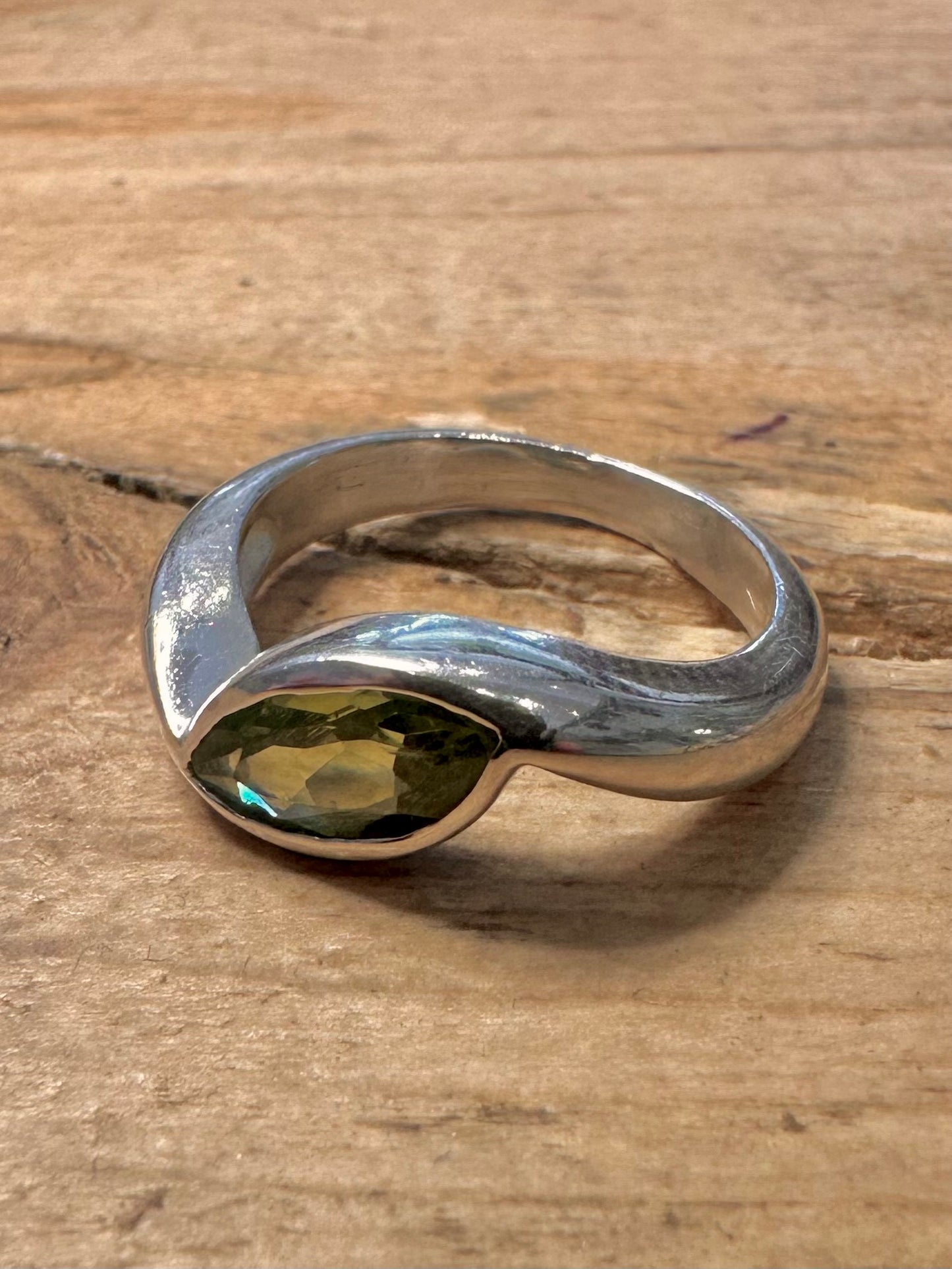 Abstract Peridot 925 Silver Size N Ring