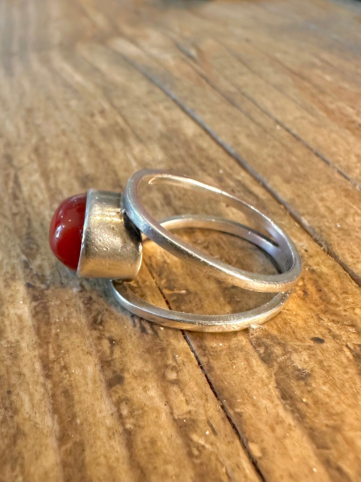 Karneol-Ring mit geteilter Ringschiene aus 925er Sterlingsilber, Größe K