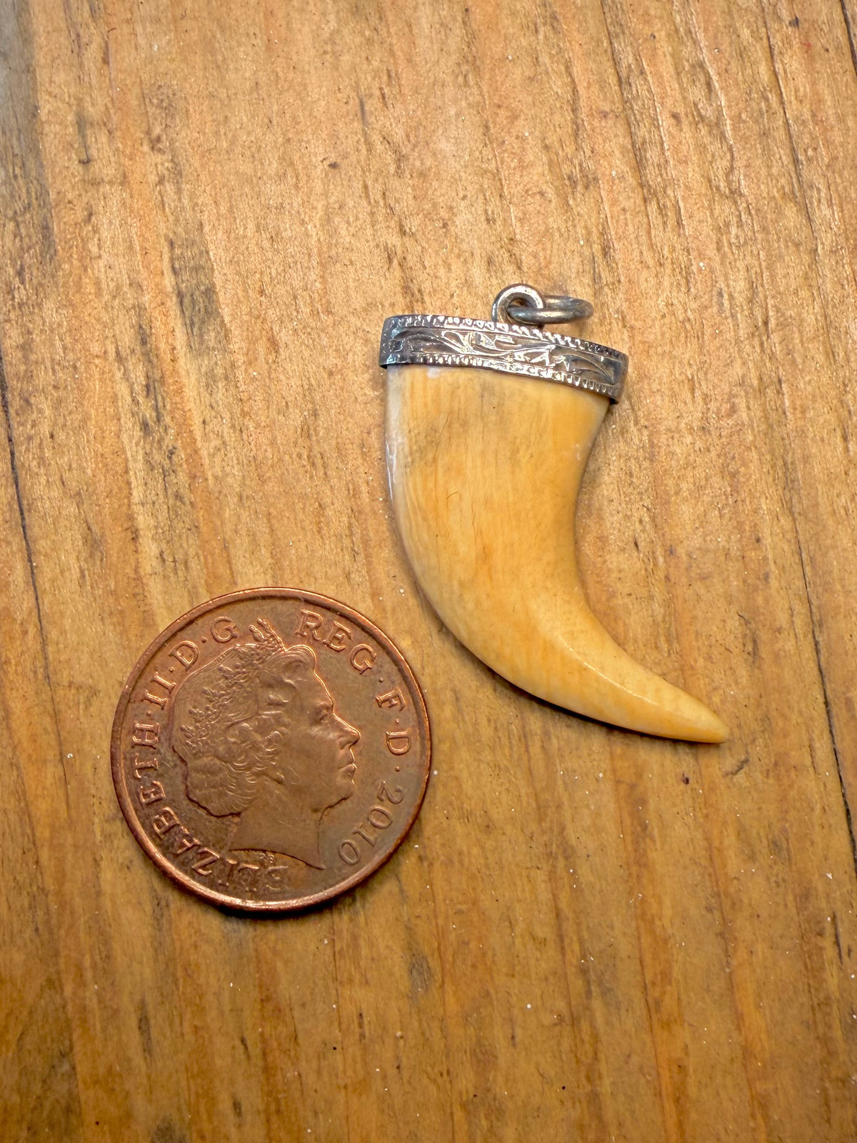 Claw Shape Engraved 925 Sterling Silver Pendant