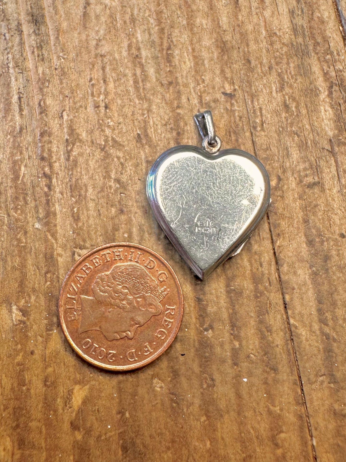 Heart 1975 Engraved Swirl Design Locket 925 Sterling Silver Pendant