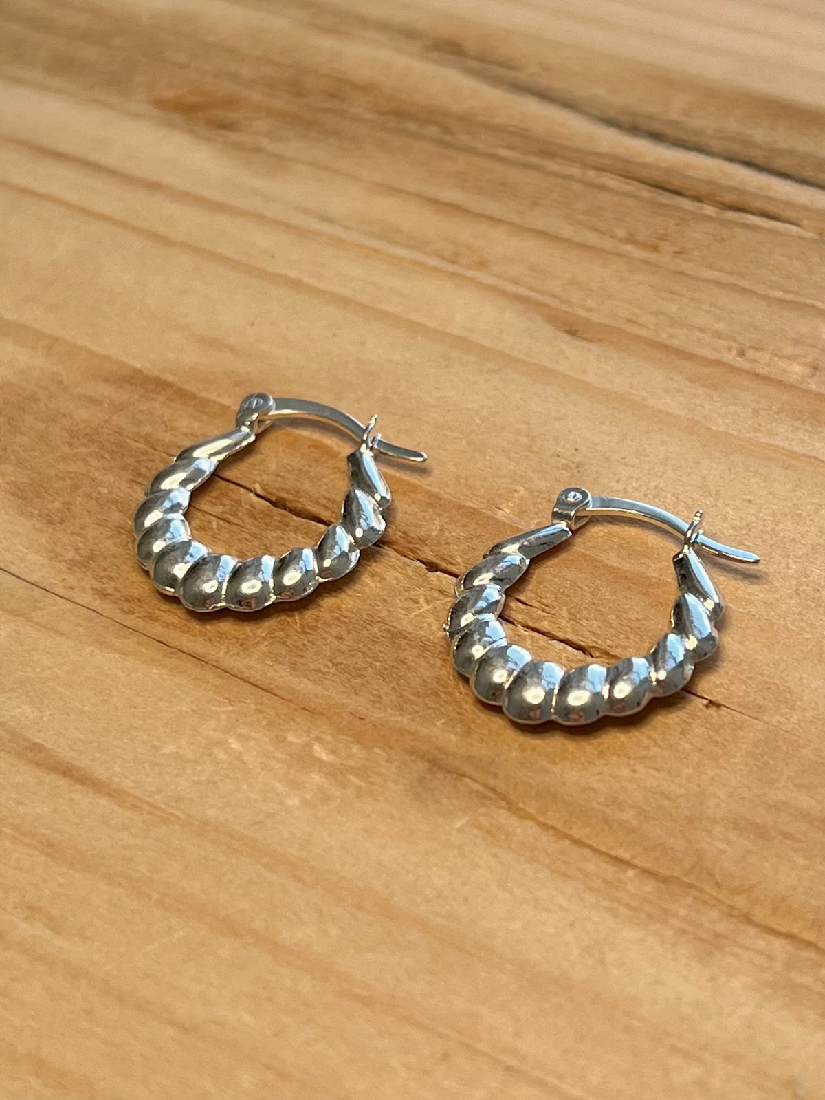 Small Scalloped 925 Sterling Silver Hoop Earrings