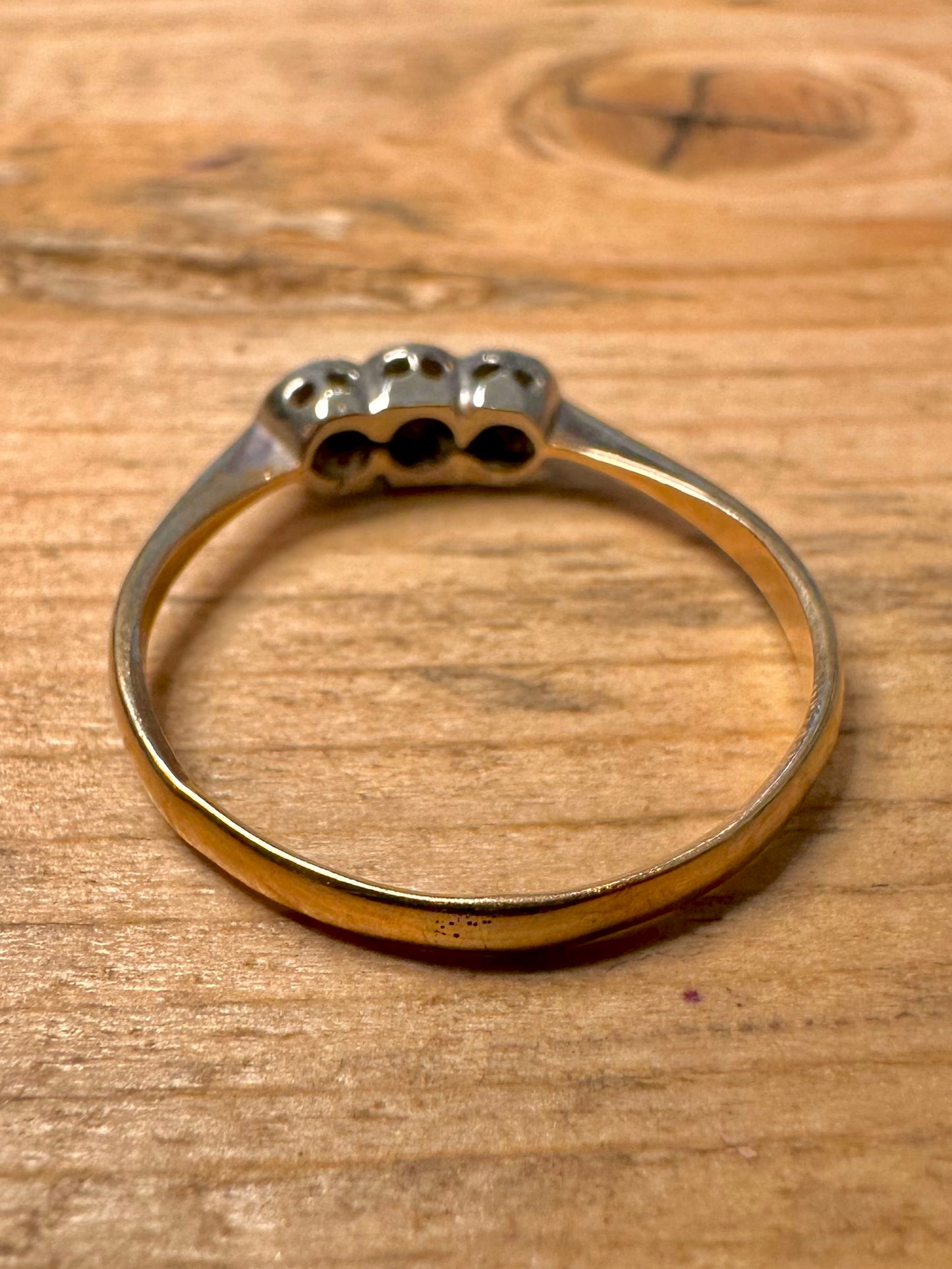 Vintage 9ct Gold Diamond Size U Ring
