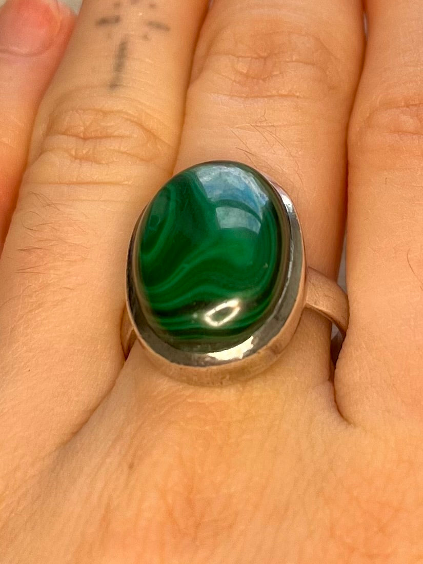 Oval Malachite 925 Sterling Silver Size O Ring