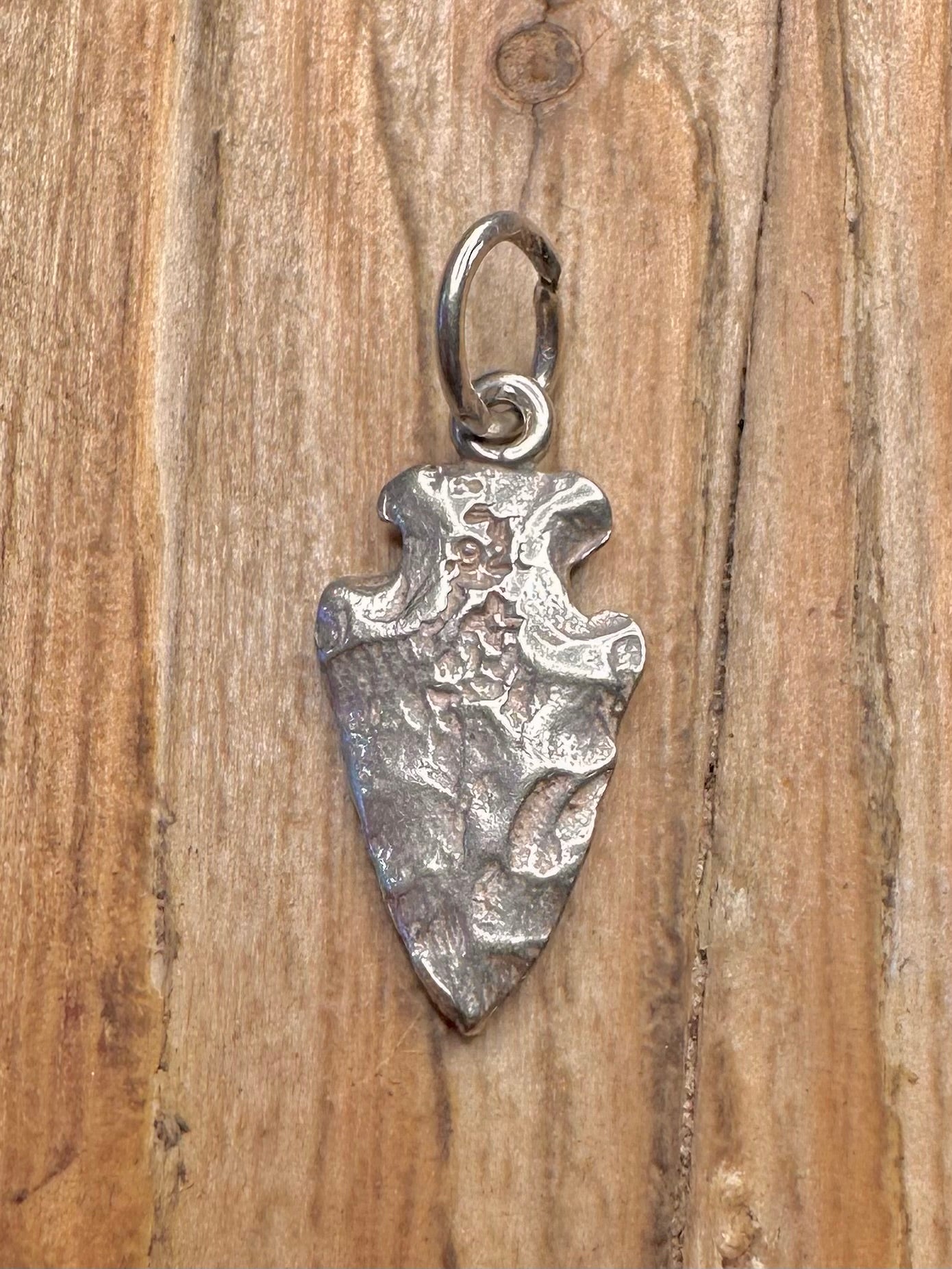Handgefertigter Vintage-Pfeil-Anhänger aus 925er Sterlingsilber