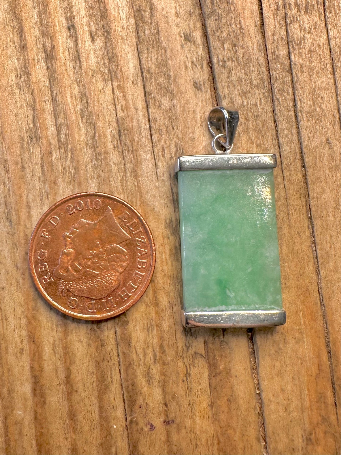 Jade-Rechteck-Glücksstern-Anhänger aus 925er Sterlingsilber