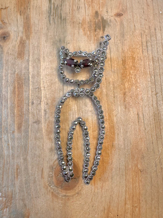 Marcasite and Garnet Cat 925 Sterling Silver Brooch