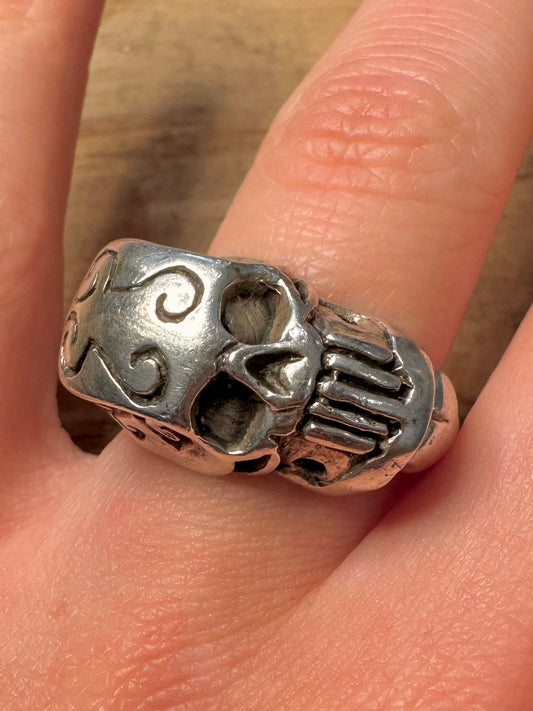 Vintage Decorative Skull and Bone 925 Silver Size Q Ring