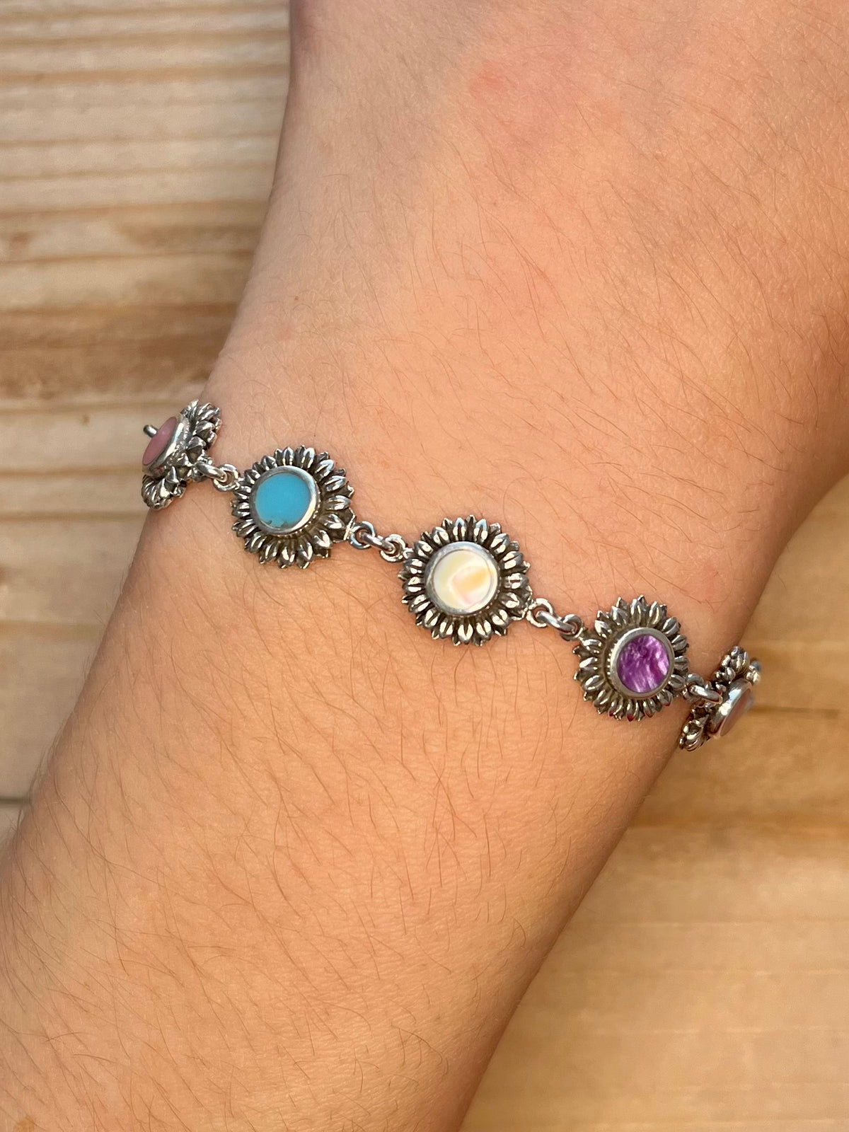Multi Coloured Mother of Pearl Flower 925 Sterling Silver 7.5 Inch Bracelet