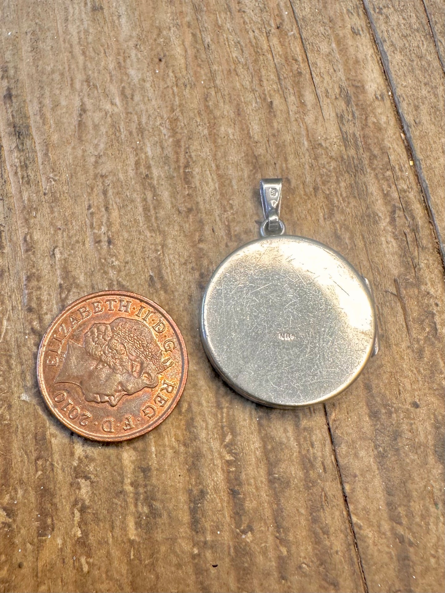 Circle 1970 Floral Engraved Locket 925 Sterling Silver Pendant