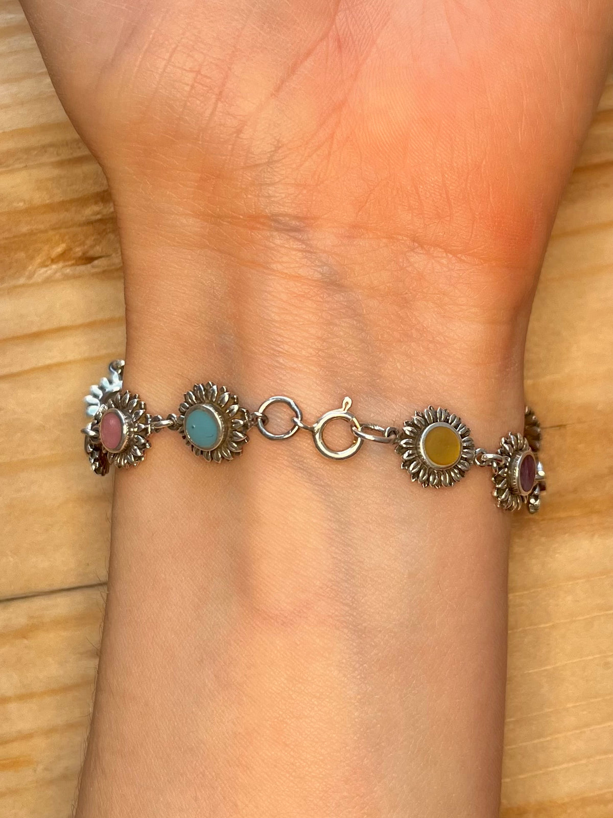 Multi Coloured Mother of Pearl Flower 925 Sterling Silver 7.5 Inch Bracelet
