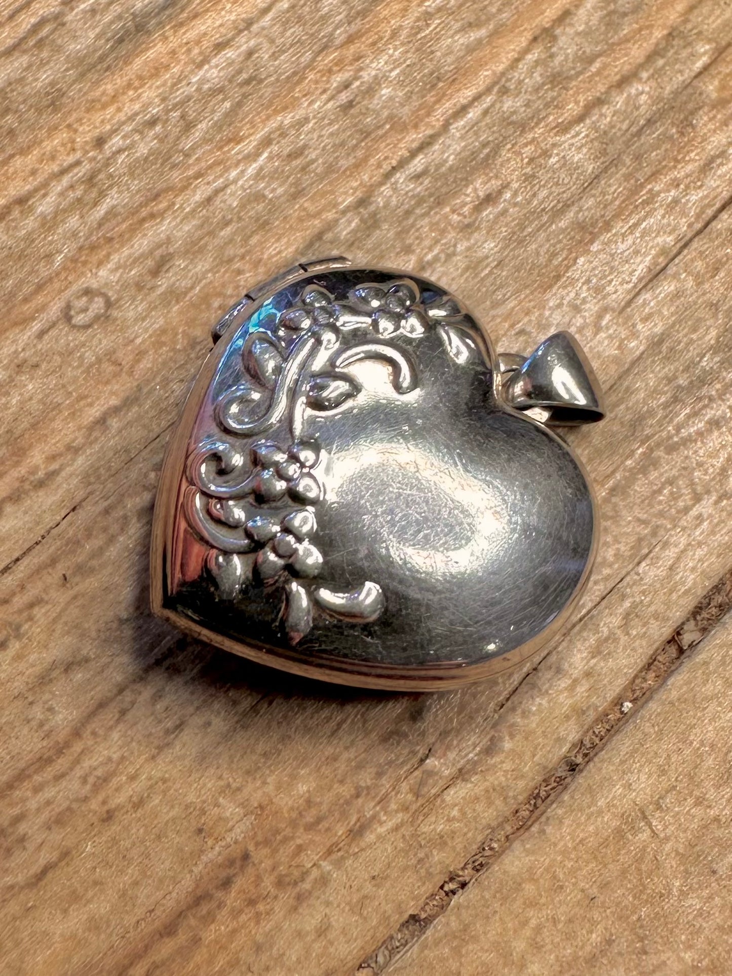 Vintage Floral Embossed Heart Locket 925 Sterling Silver Pendant