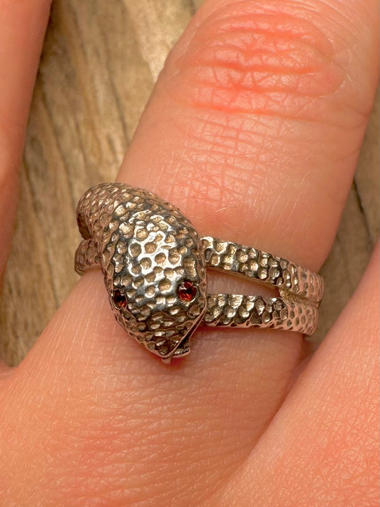 Vintage 1986 Snake Garnet Eyes 925 Sterling Silver Size R Ring