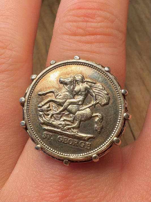 Vintage 1977 St George Sovereign Style Gold on 925 Sterling Silver Size S Ring