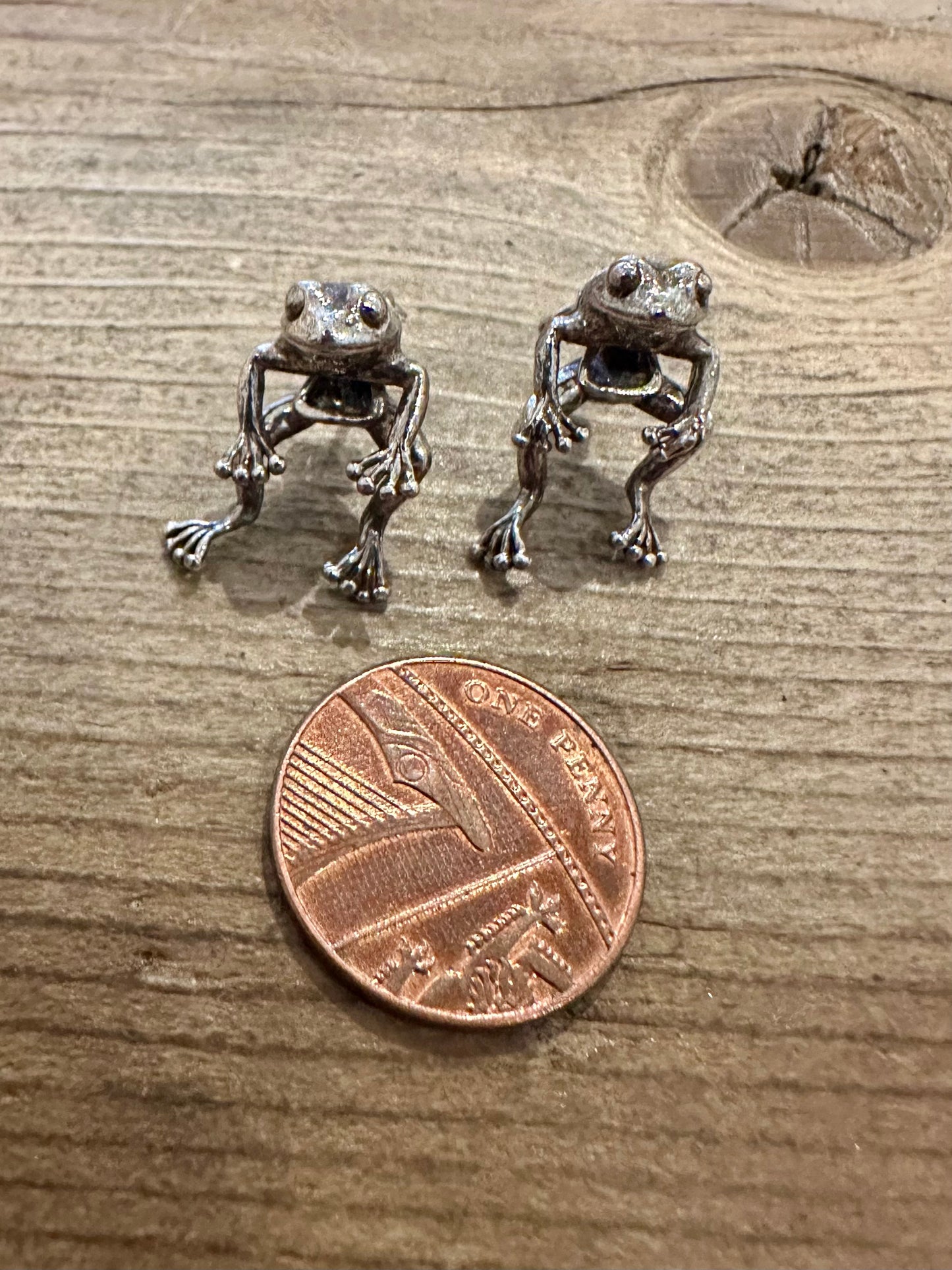 Vintage Moving Frog Studs 925 Silver Earrings