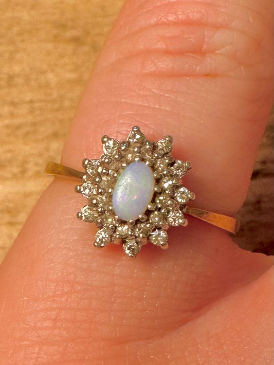 Vintage 1984 9ct Gold Opal and White Stone Size N Ring
