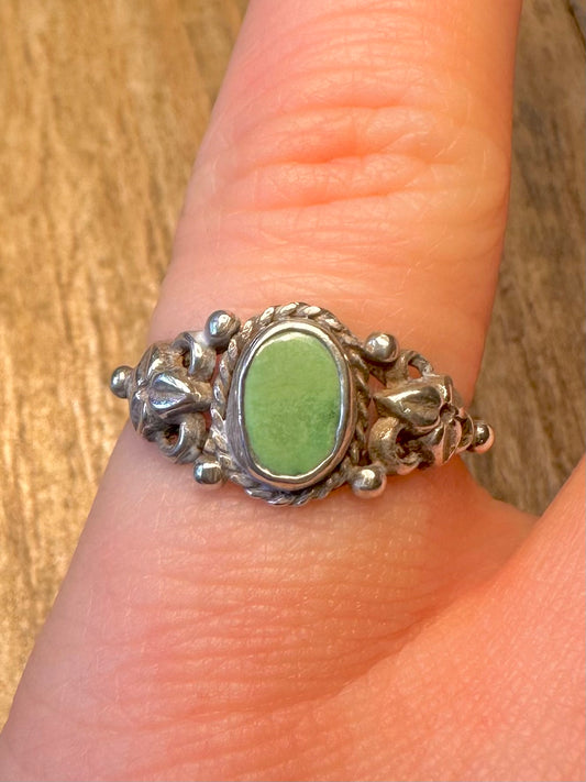 Green Stone Floral 925 Sterling Silver Size M Ring