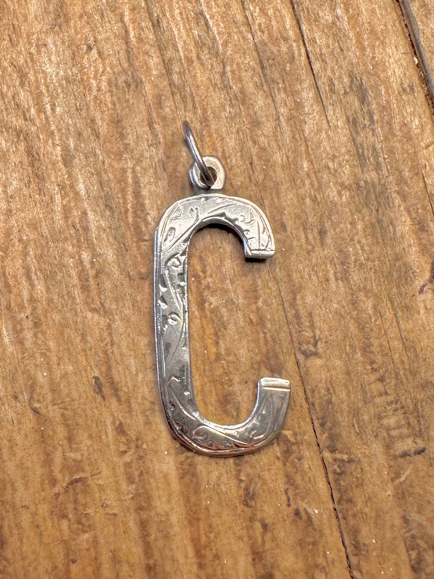 Buchstabe C Gravierter 925er Sterlingsilber-Anhänger
