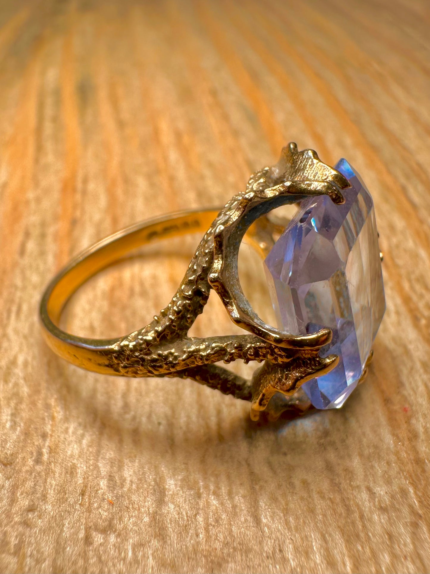 Vintage 1976 9ct Gold Blue Topaz Claw Mount Size M Ring