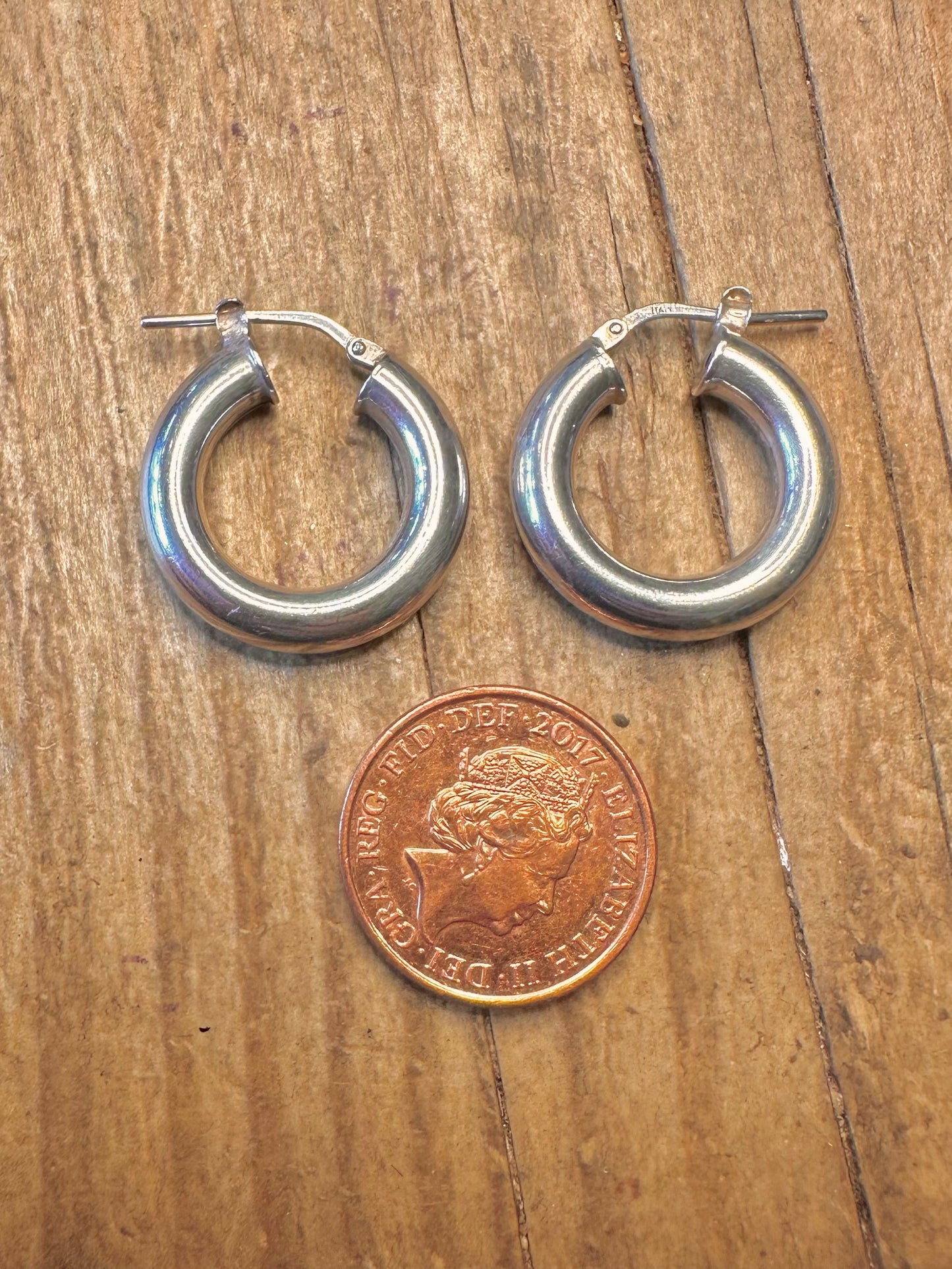 Klobige, abgerundete Creolen aus italienischem 925er Sterlingsilber