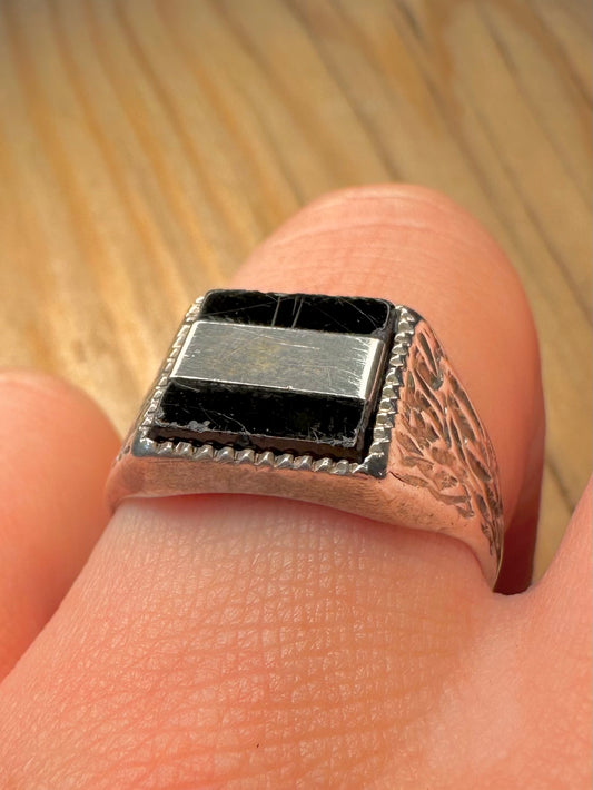 Vintage Onyx Textured Signet 925 Sterling Silver Size S Ring