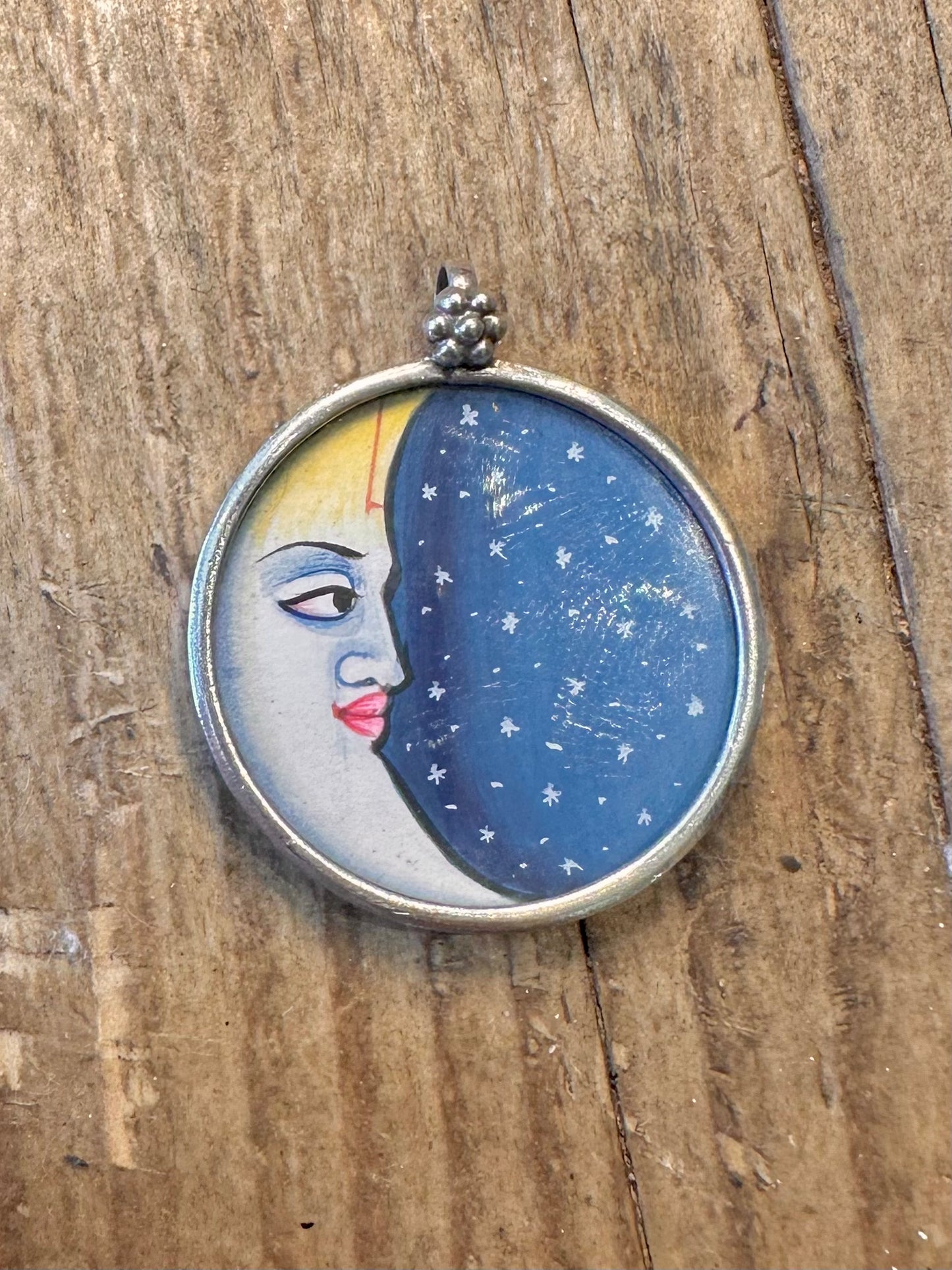 Moon Face and Night Sky Circle 925 Sterling Silver Pendant