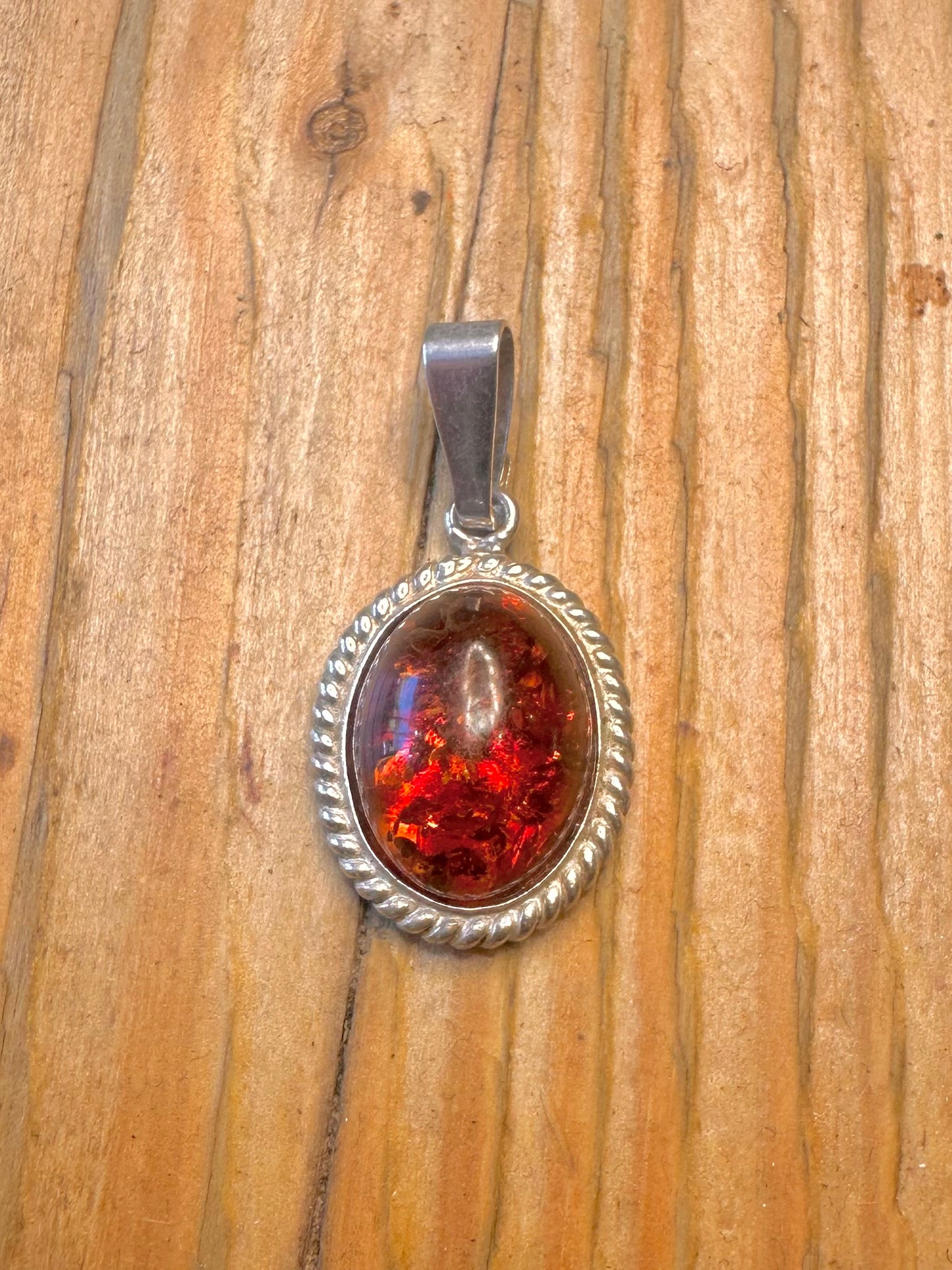 Amber Oval Rope Style Setting 925 Sterling Silver Pendant