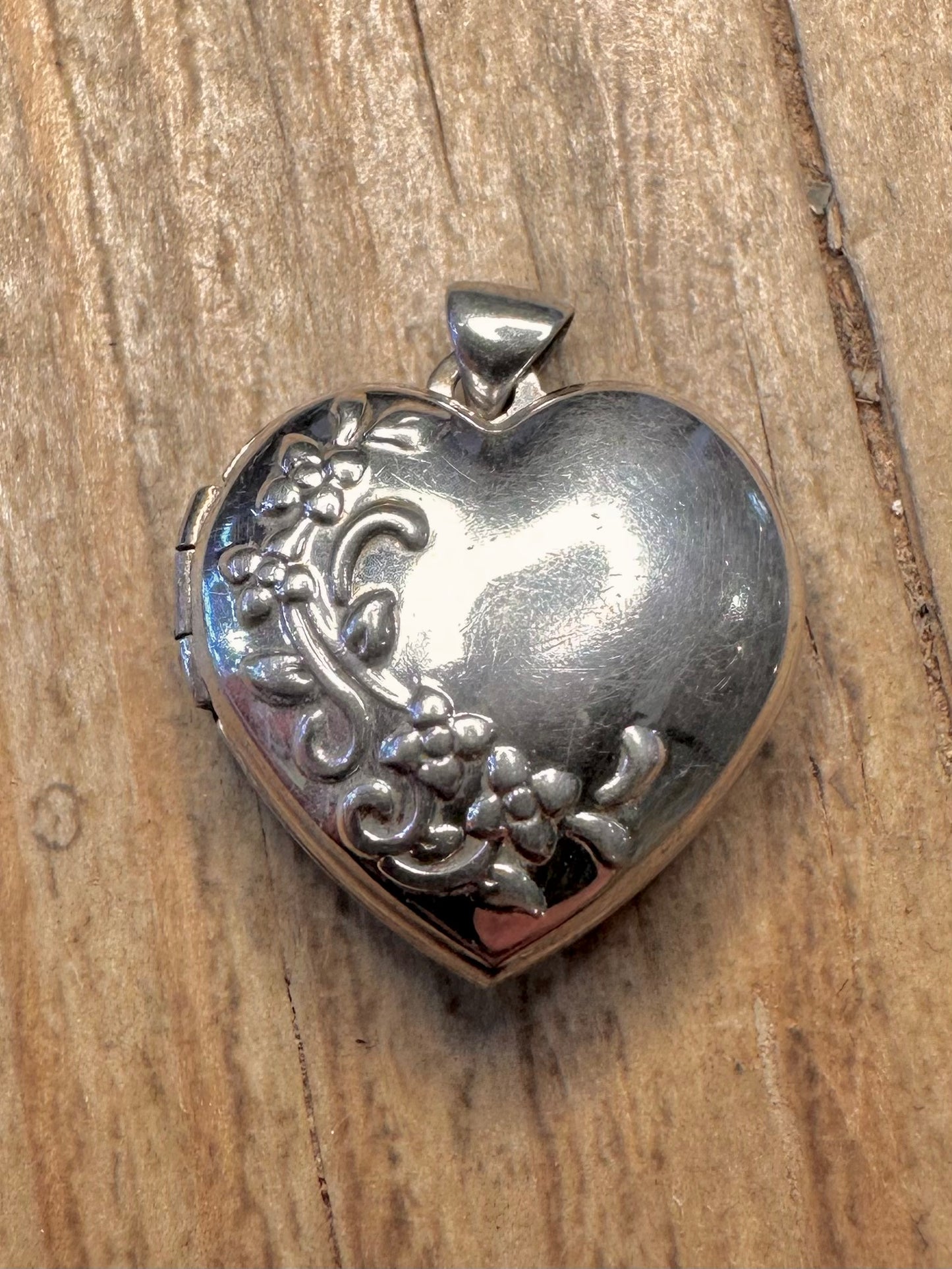 Vintage Floral Embossed Heart Locket 925 Sterling Silver Pendant