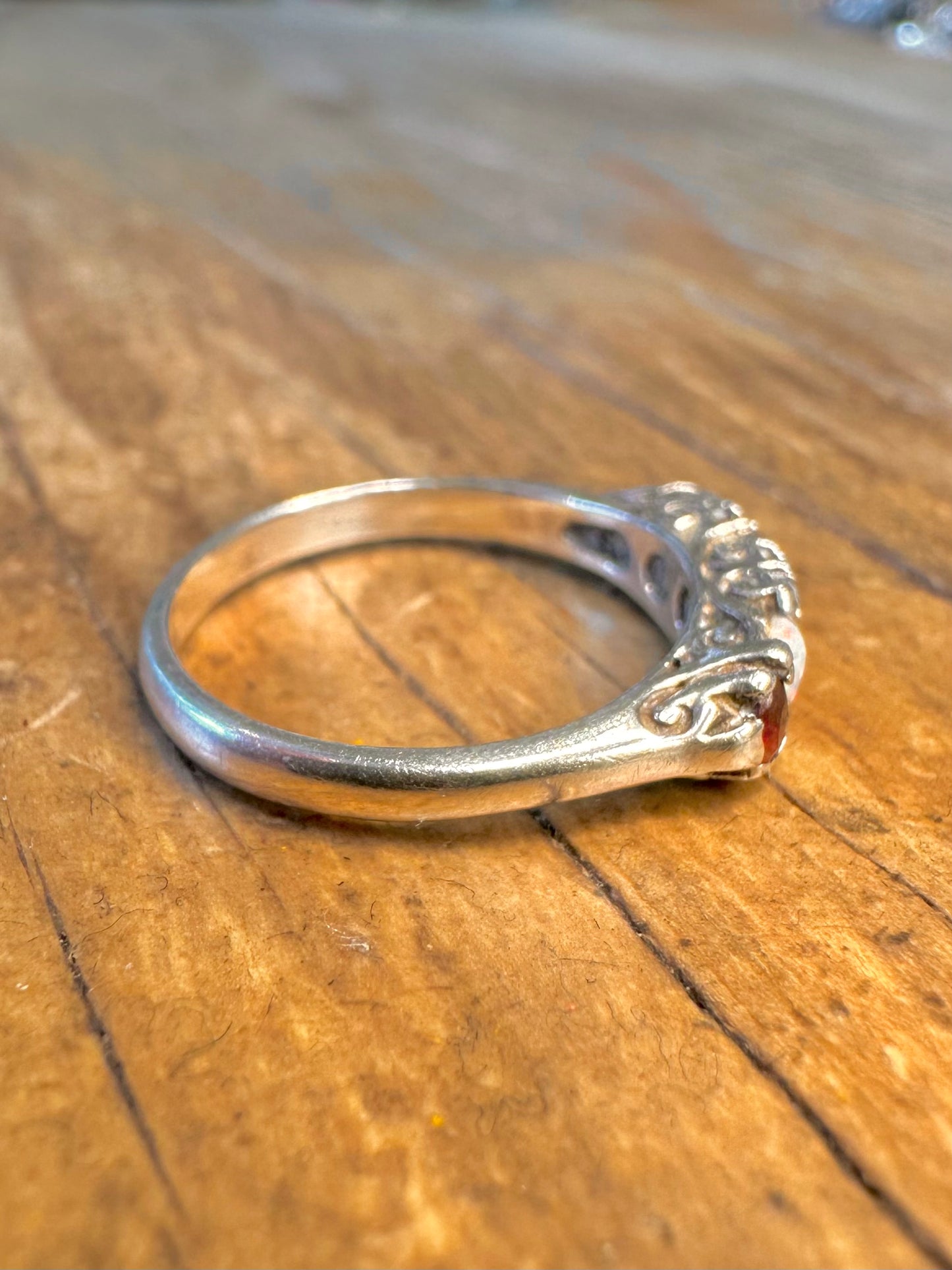 Viktorianischer Ring aus Granat und Opal, 925er Sterlingsilber, Größe L